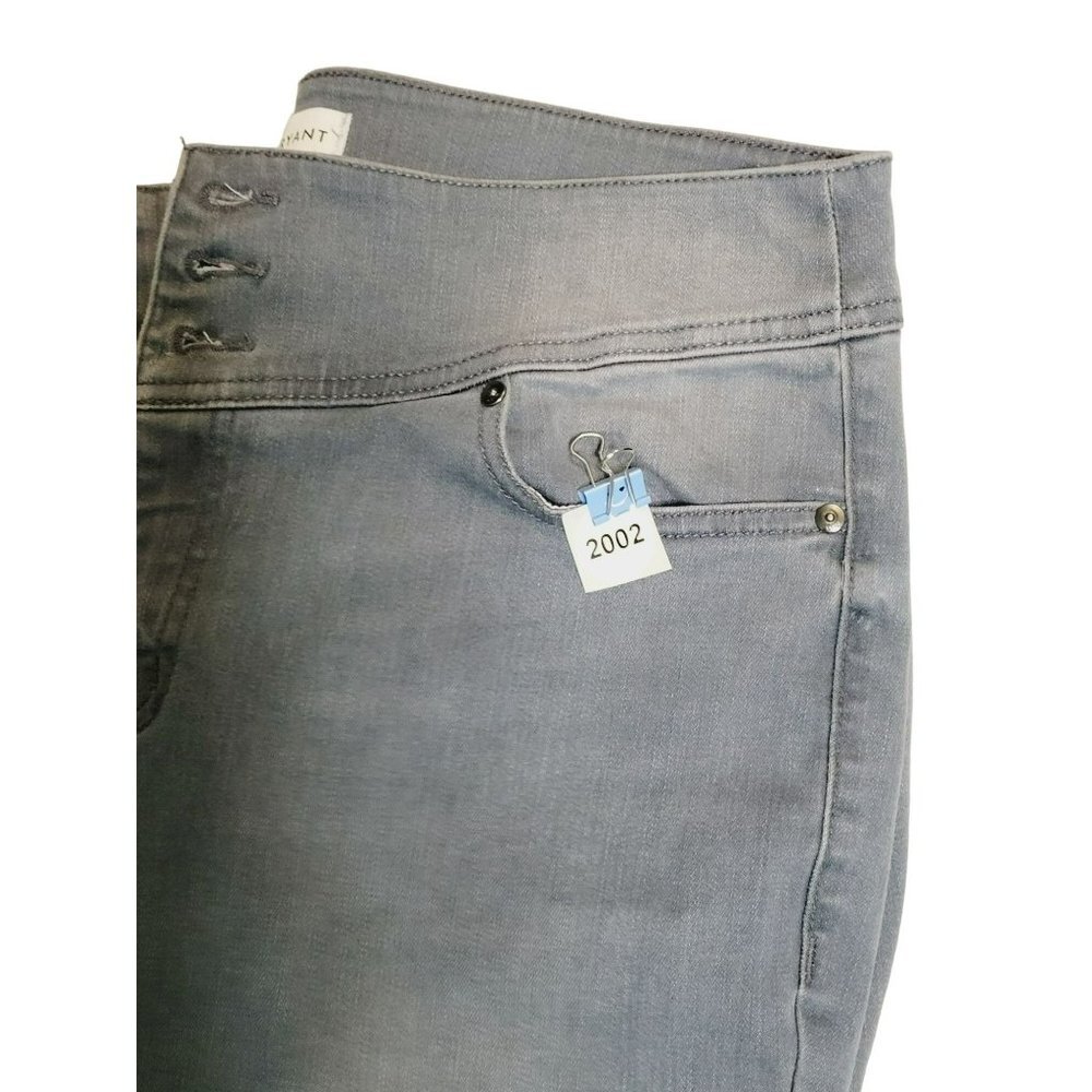 Lane Bryant, Capri